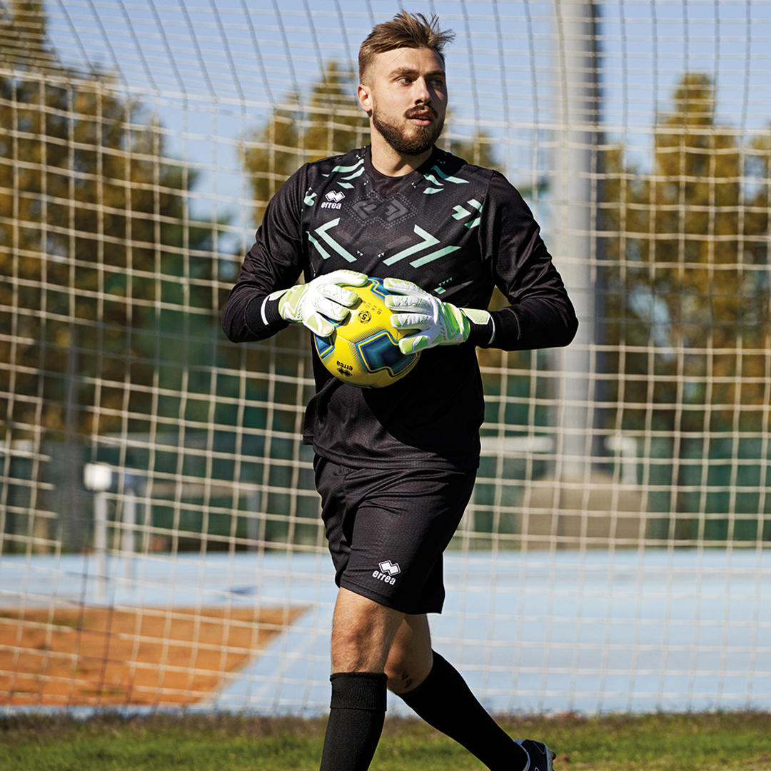 Banner Content Image: https://www.3qsports.co.uk/images/banner/source/GKs.54p0c5J6iX.jpg?t=1716498409